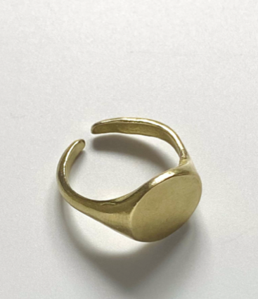 Circo Signet Ring